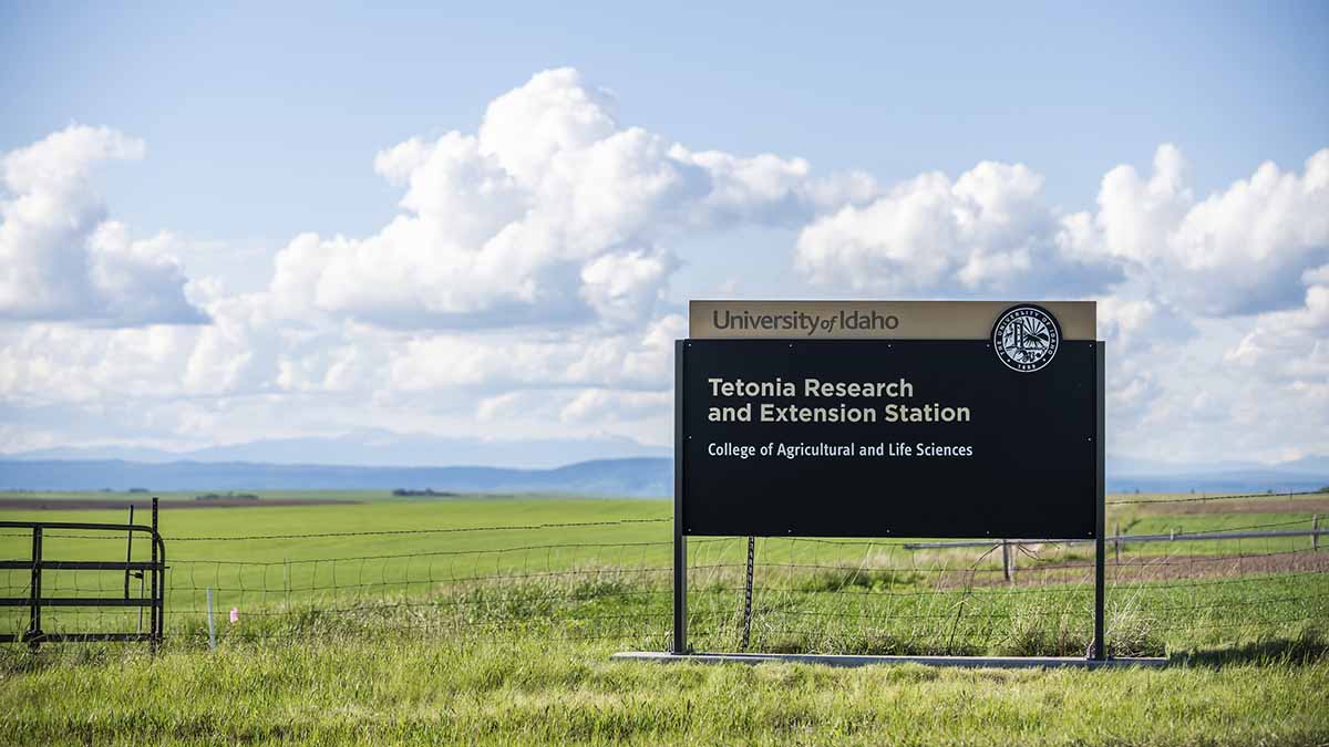 Tetonia Research and Extension Center U of I sign