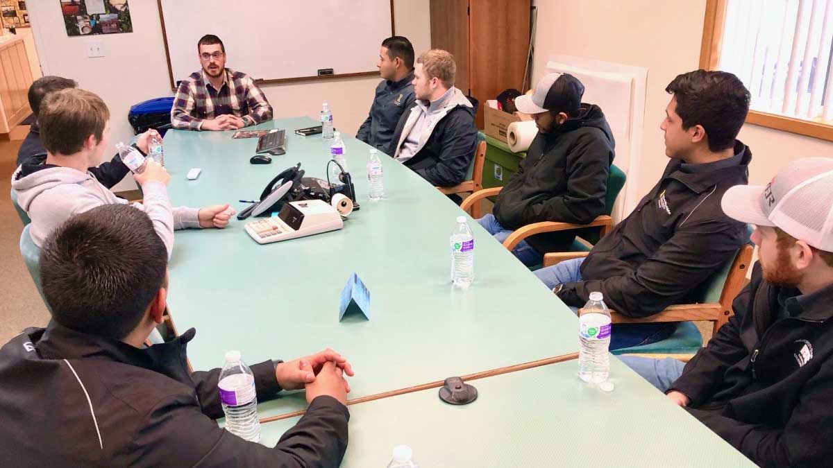 Members of the Food and Agribusiness Club meeting.