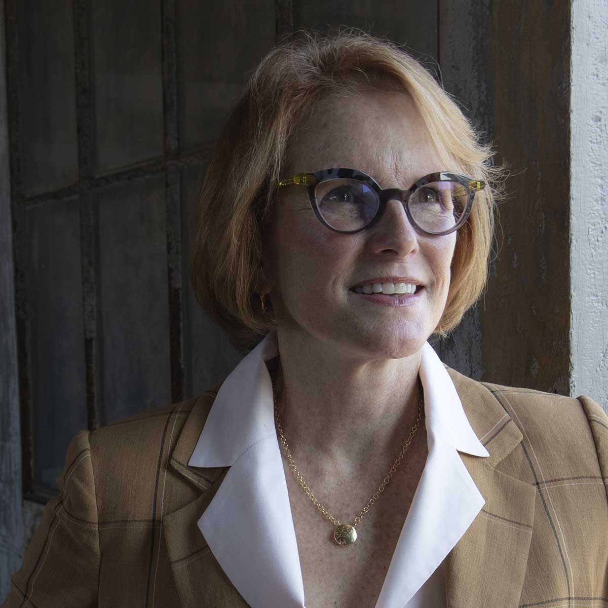 Portrait of a woman.