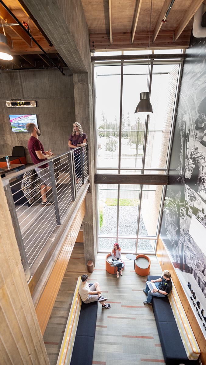 University of Idaho Coeur D'Alene students in the NIC DeArmond building