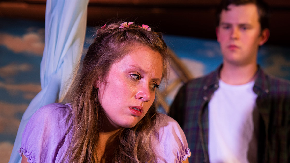 Alexa Lamers in "Drowning Ophelia"