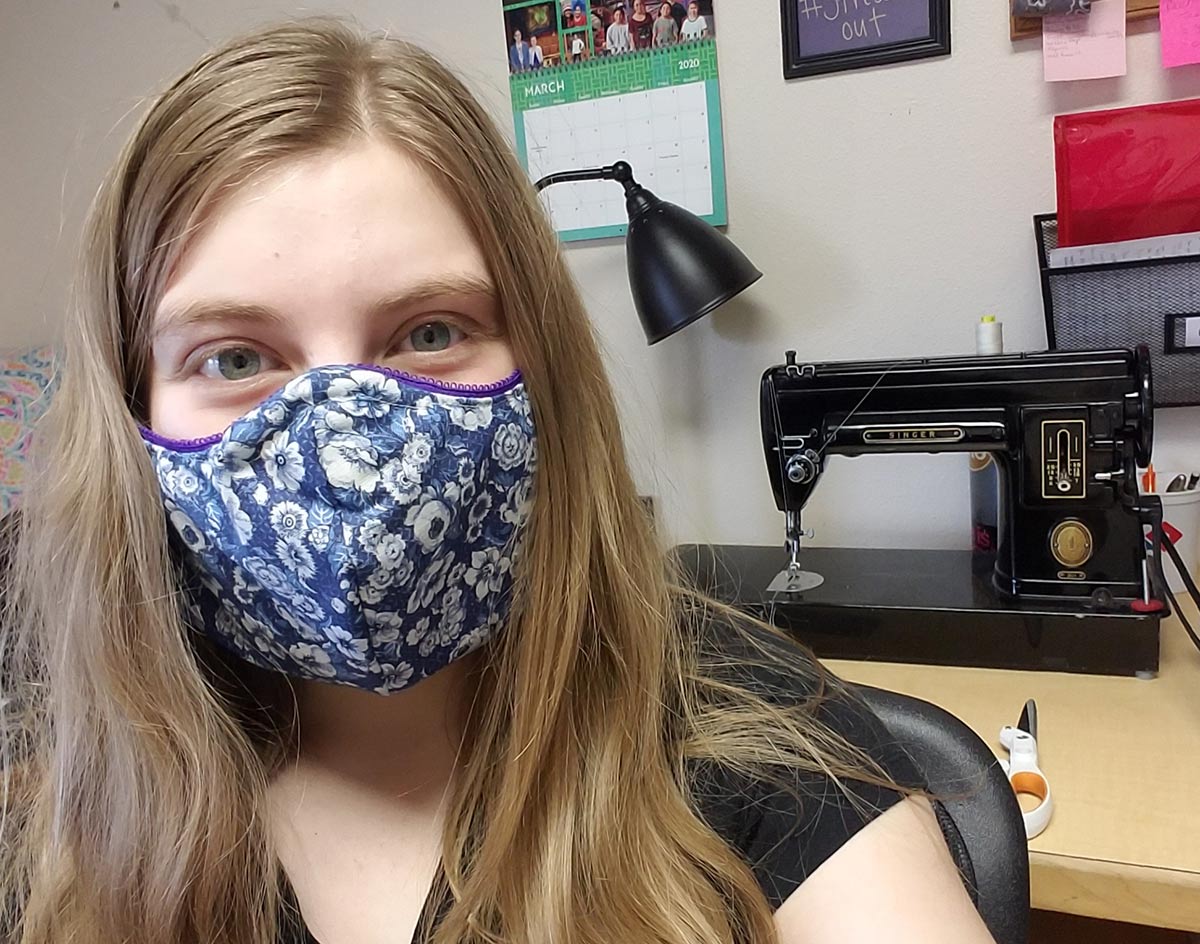  Student wearing a mask