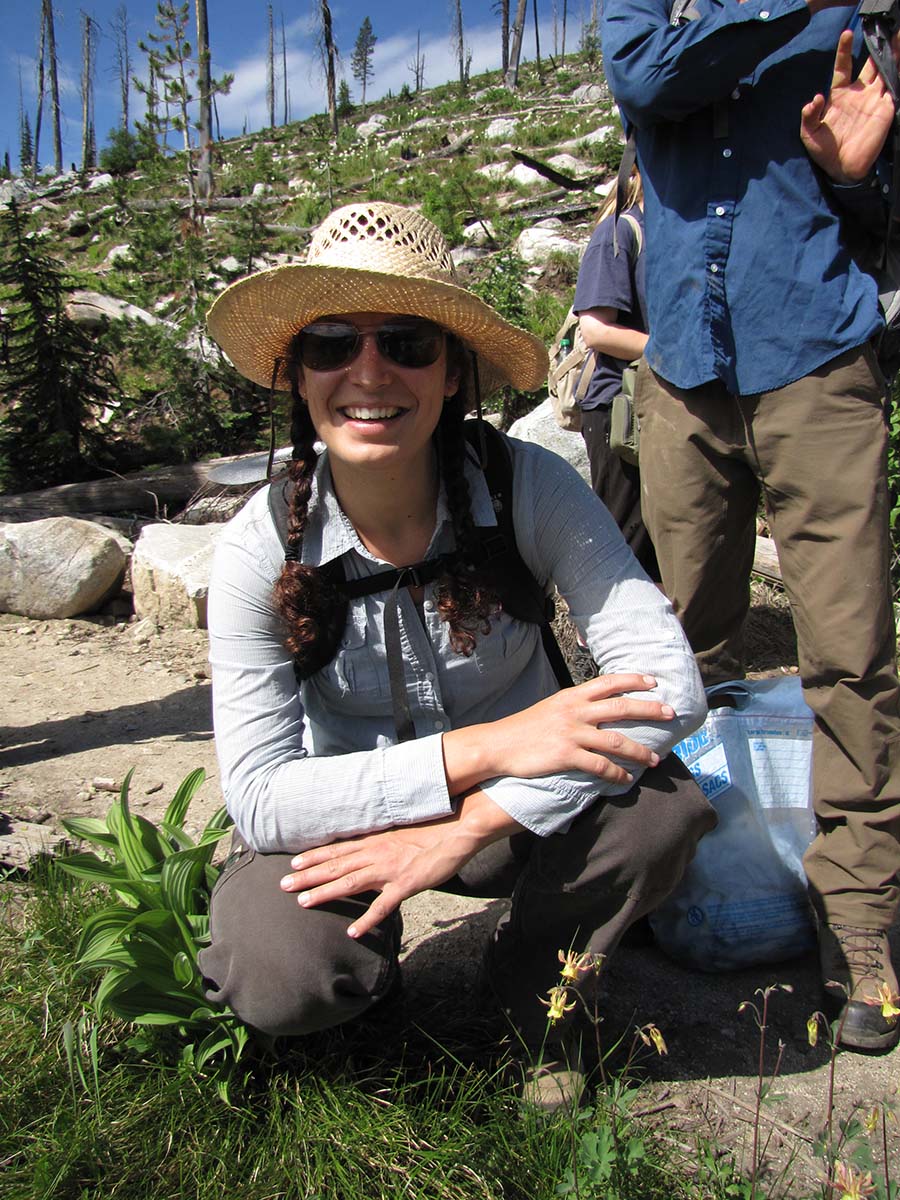 Image of Sarah Jacobs w. shades and hat