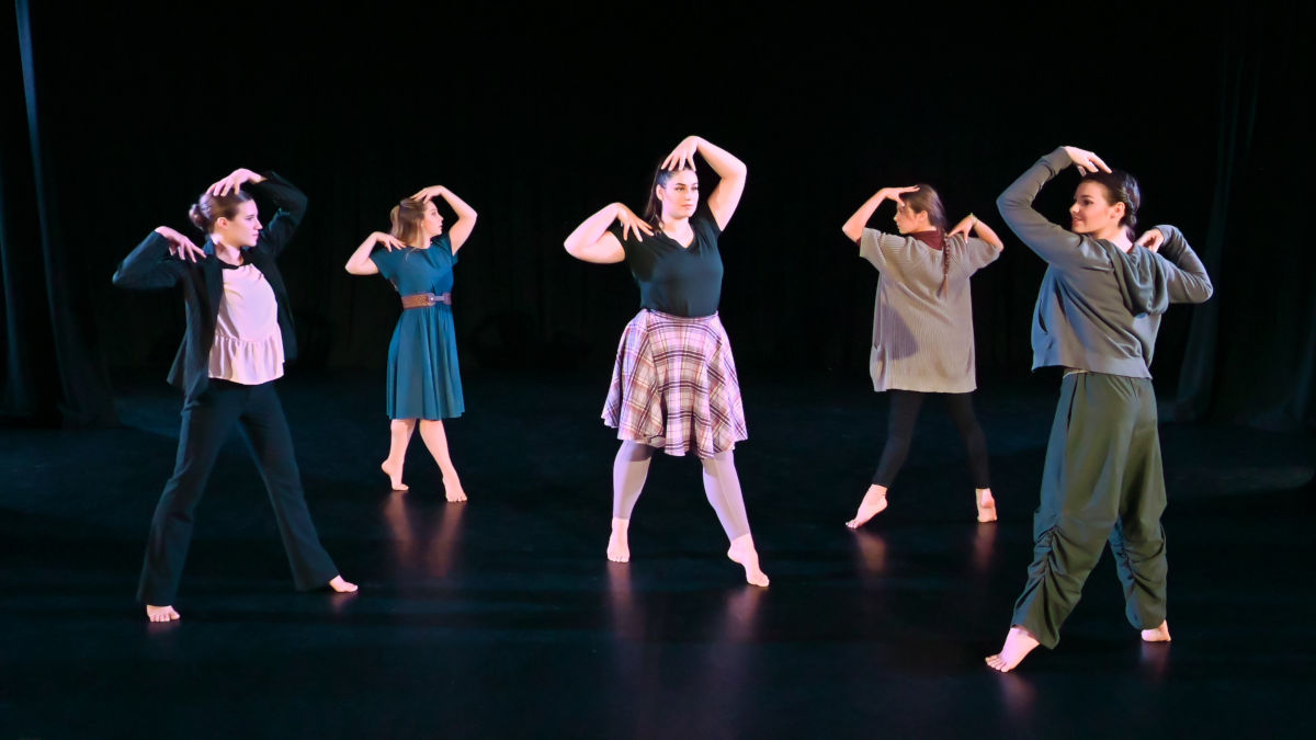 Five dances posing for DancersDrummersDreamers