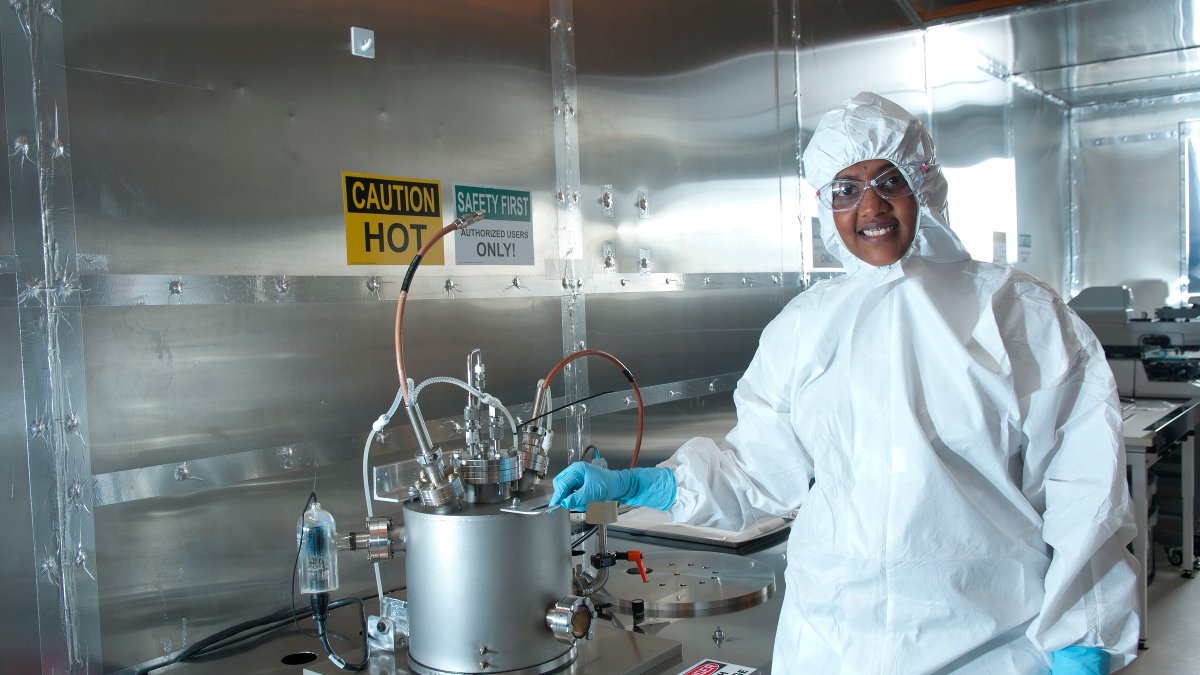 Jency Sundararajan in the physics lab.