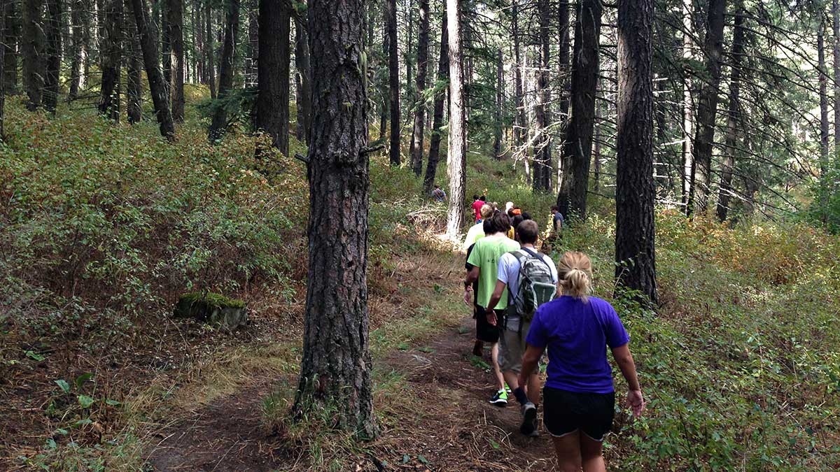 LLC House hike to pine ridge trail