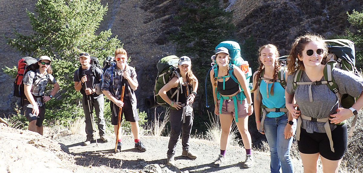 https://www.uidaho.edu/-/media/uidaho-responsive/images/current-students/recreation-wellbeing/16-7-banner-images/outdoor-program/banner-hiking-vandal-ventures.jpg?rev=88cb1978d0fa4c55b185285d945b45aa