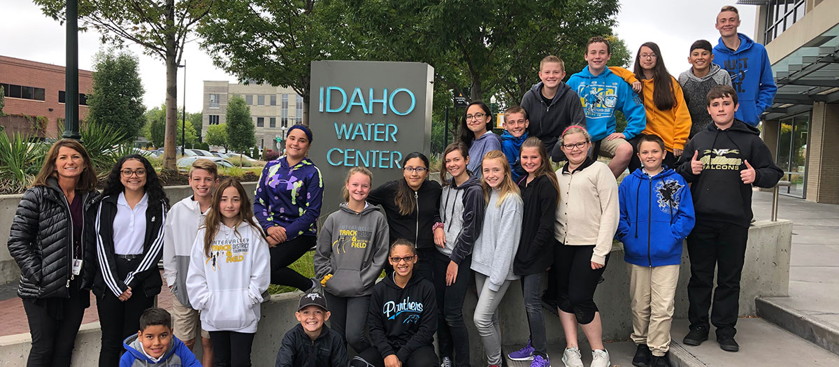 Middle school science class on field trip to the University of Idaho, Idaho Water Center in Boise.