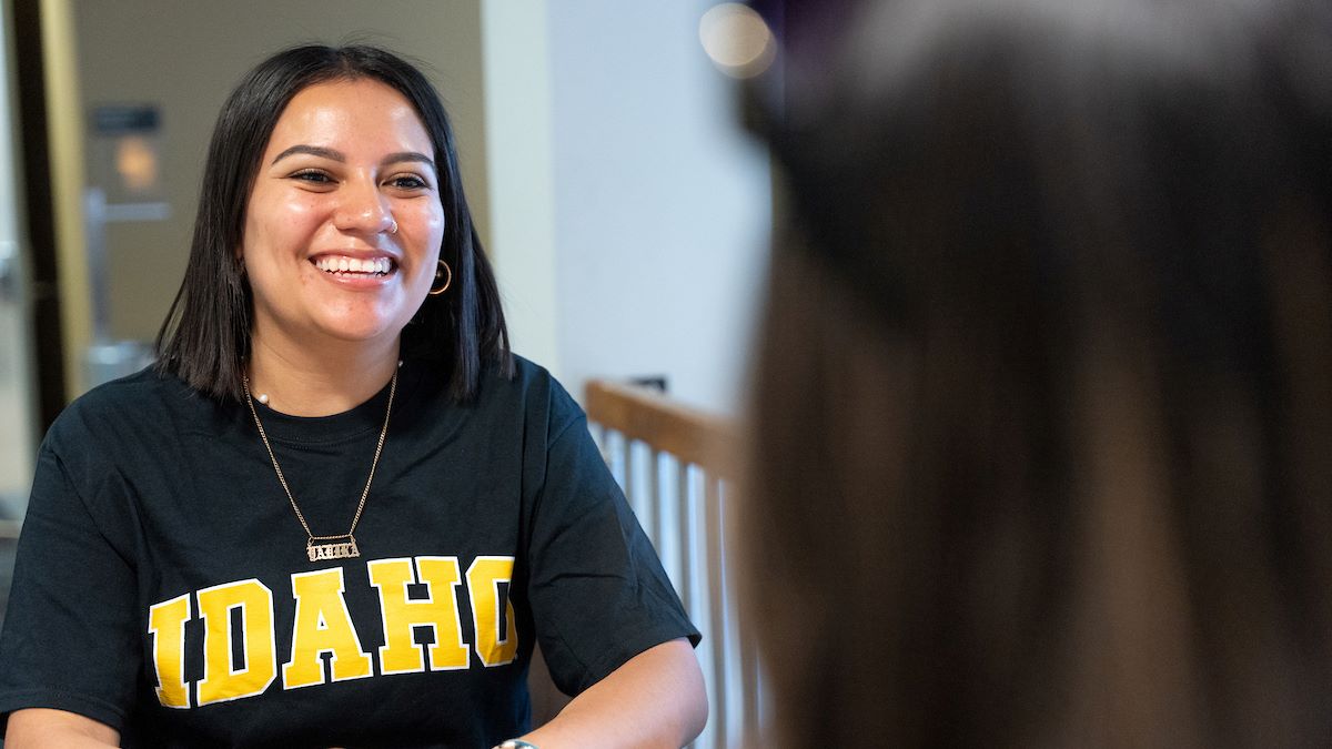 A new UIdaho student meeting with their academic advisor